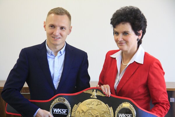 piotr bąkowski kickboxing burmistrz tarczyna barbara galicz